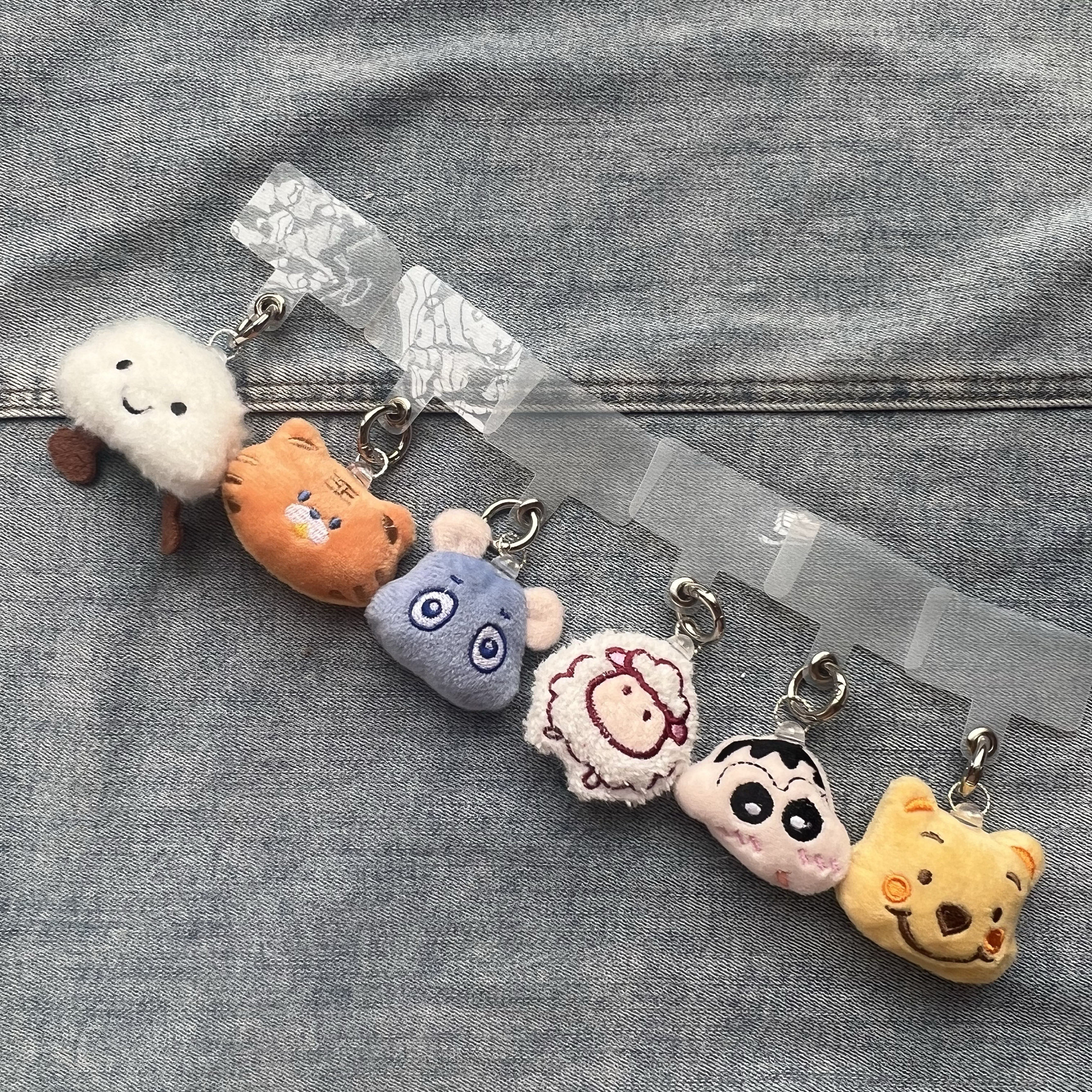 毛绒笑脸云朵可爱小动物小羊手机壳垫片可拆卸挂件钥匙包耳机挂饰
