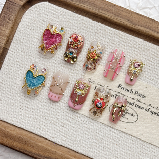 美少女战士彩色爱心猫眼唇手工穿戴甲精品高货2025新年短梯中杏仁