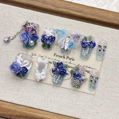 蓝色渐变玫瑰流苏显白穿戴甲