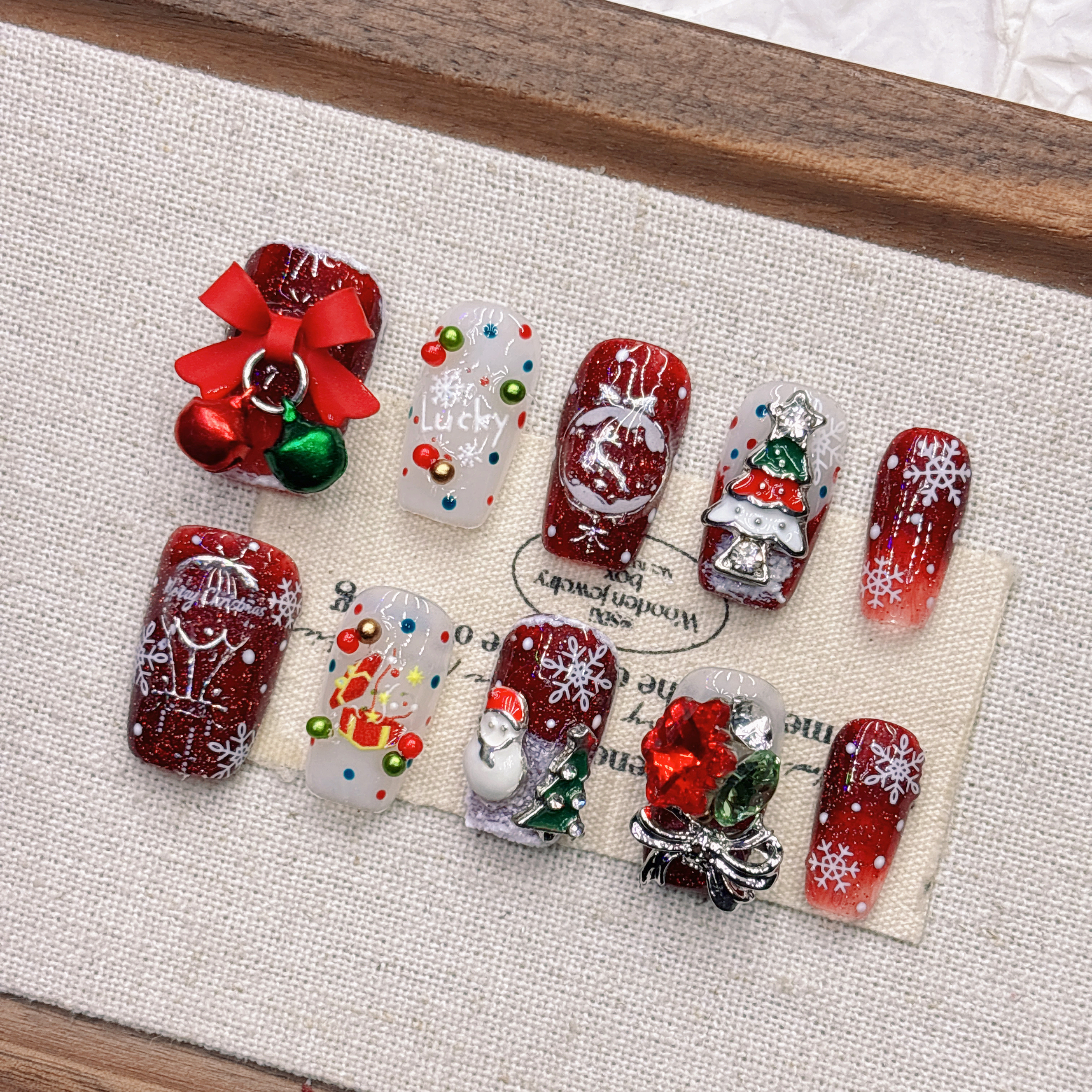 红色圣诞节佩戴美甲纯手工穿戴甲高级假指甲显白过年喜庆短款杏仁