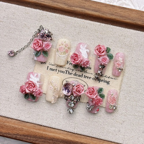 粉色樱花公主日常纯手工穿戴甲高级感美甲2025新年短梯方款杏仁甲