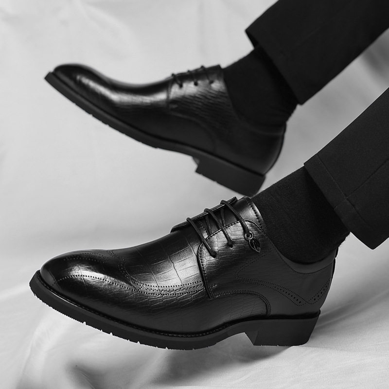 皮鞋男2025春季新款布洛克商务潮流男鞋英伦风尖头办公正装鞋