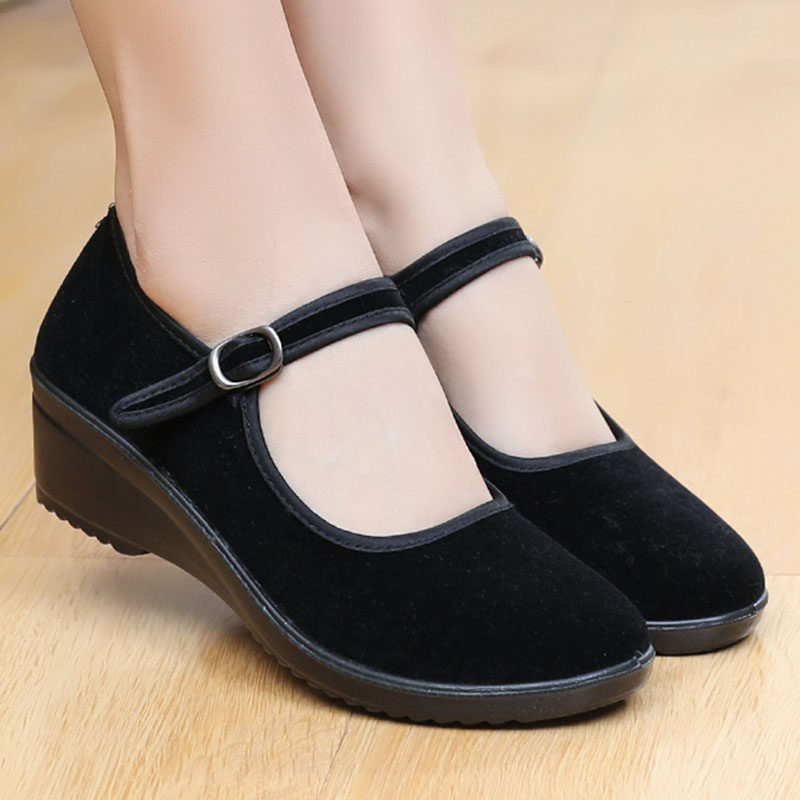 赛格老北京布鞋女坡跟妈妈黑色跳舞单鞋休闲软底工作上班单鞋防滑