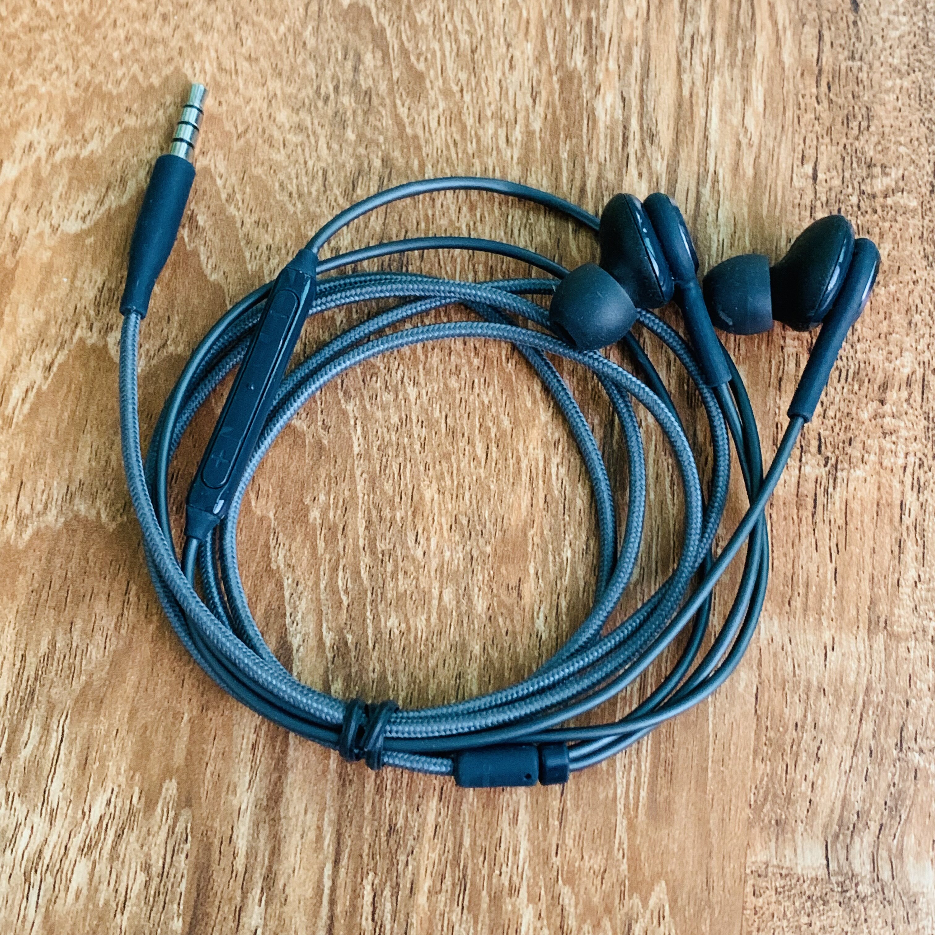 适用原装三星akg耳机s8手机线控入耳式重低音降噪耳机k歌音乐低音