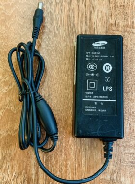 原装三星14V 2.14A液晶显示器电脑电源适配器充电电源线B3014NC