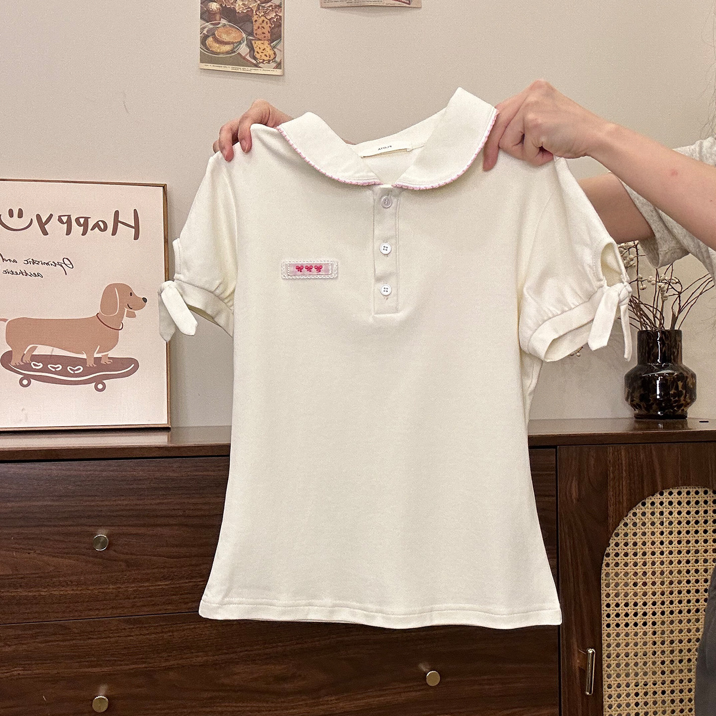 奶油的宇宙 贴标娃娃领正肩短袖T恤女甜妹少女风修身泡泡袖短上衣