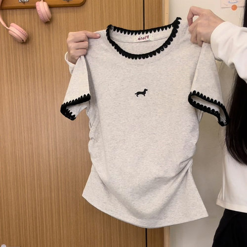 刺绣小狗贝壳绣正肩短袖T恤女