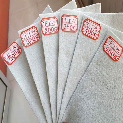 白色土工PQI布透公水绿防尘养护涤纶短色丝针刺土布工布路养护土