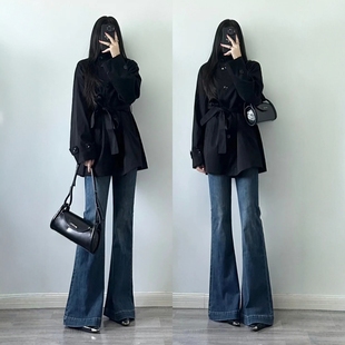 复古蓝色喇叭裤女秋季2026新款修身高腰微喇牛仔裤配高跟鞋的裤子