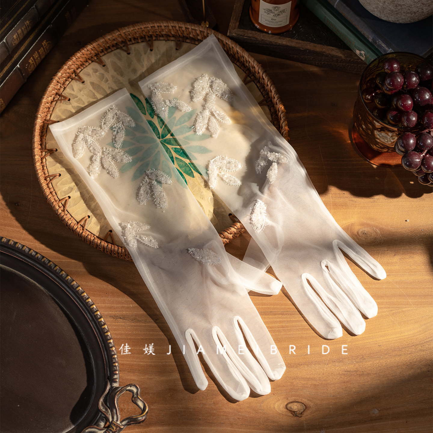 新款白色网纱碎钻叶片婚纱手套新娘水晶花朵刺绣长款婚纱礼服配饰