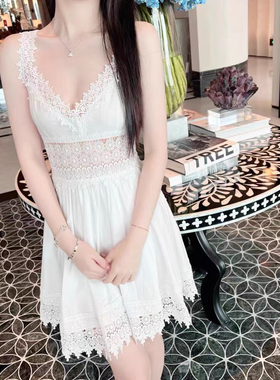 COOLLINE林子熙 多工艺蕾丝白色连衣裙夏季女无袖v领高腰a字短裙