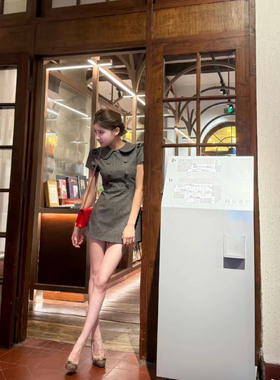 【爱的致意FORHER】小步舞曲 双排扣娃娃领 格纹呢秋季连衣裙