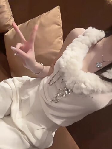 BetterUU 白狐妲己风 新款秋冬打底上衣兔毛毛领挂链水钻无袖背心