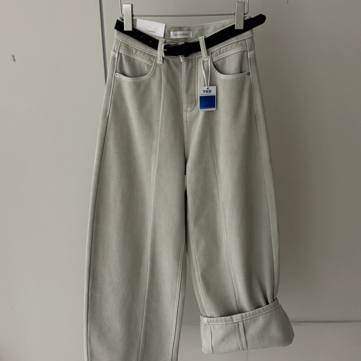 米杏色宽松美式复古弯刀裤