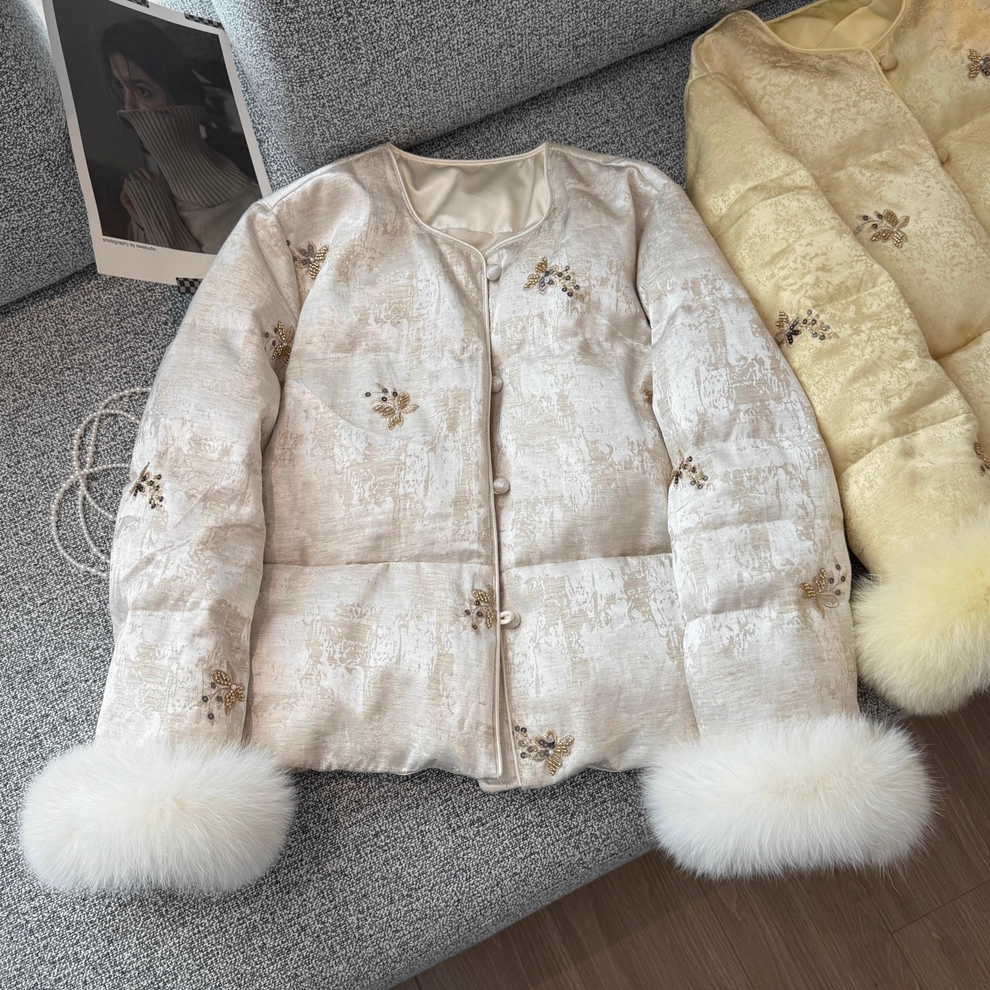 高级感人丝刺绣中式无领羽绒服女