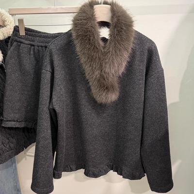 圆领木耳边上衣+松紧腰短裤套装