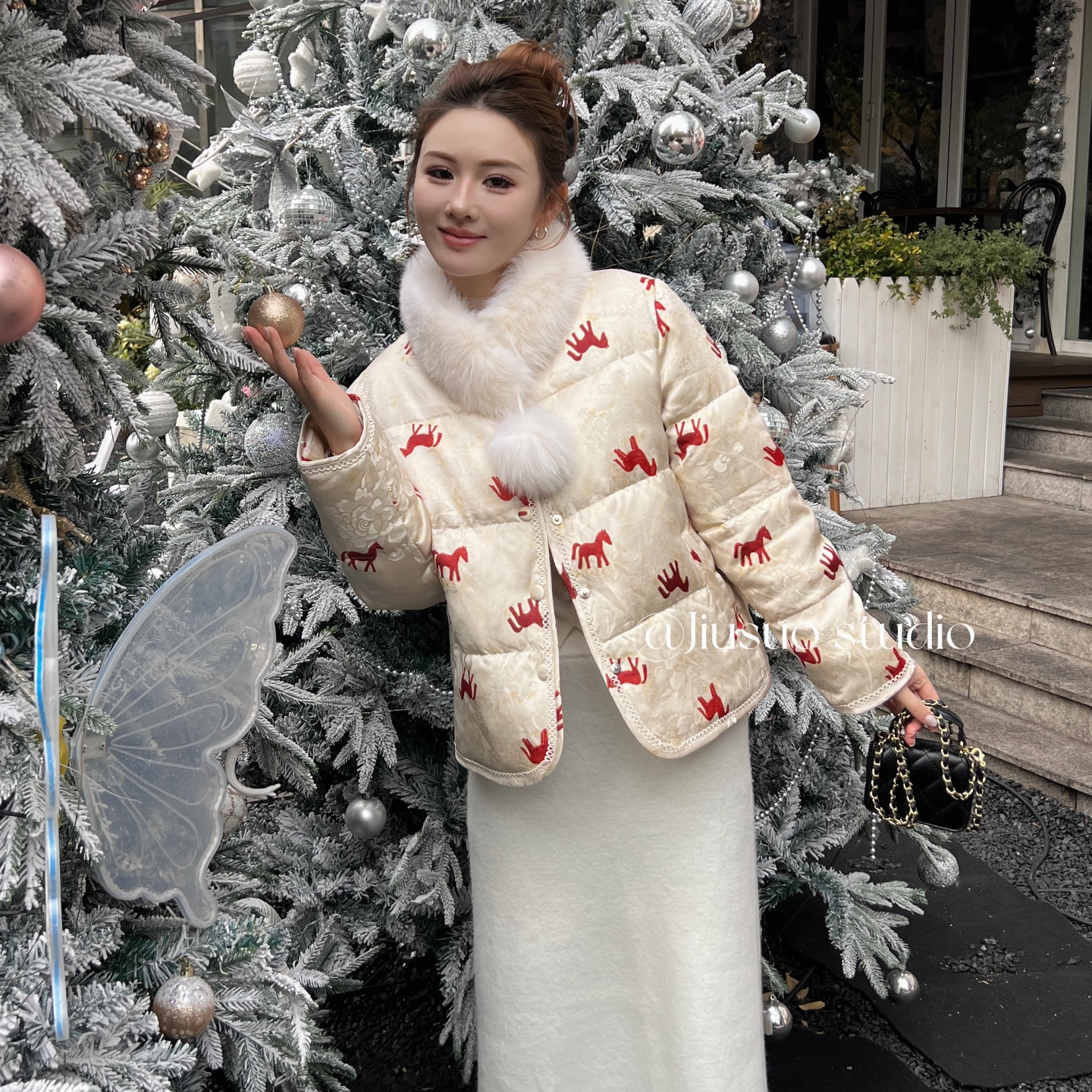 狐狸毛围脖红色小马印花羽绒服