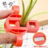 Шреддер из бобов с большими руками -разбросанными почечными бобами измельченные бобы измельченные бобы измельченные бобы