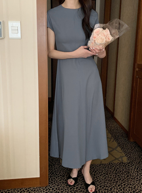 秋季灰色圆领连衣裙女气质a摆通勤收腰女人味显瘦修身西装长裙