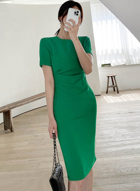 绿色连衣裙女职业通勤中长款裙子秋季新款气质收腰修身褶皱包臀裙