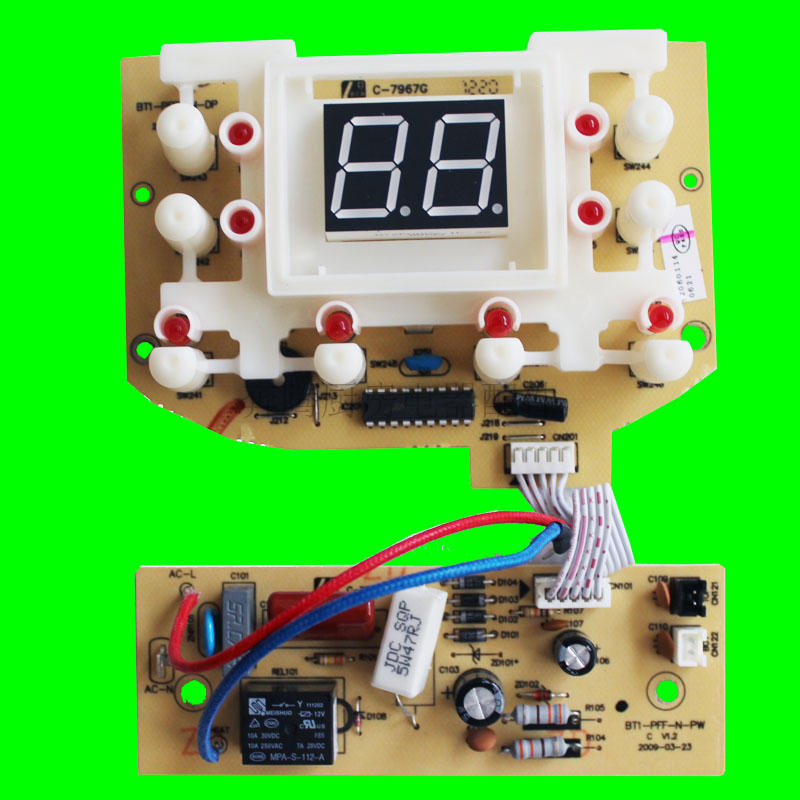 为改进后状态，塑料按键比老品的矮一点，处理方法：拆旧板上的塑料按键，与新板子塑料按键对换即可（这个过程需要使用电烙铁，拆装数码显示管）