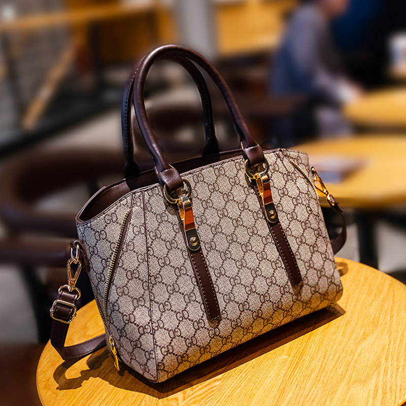 包包新款潮时尚女包中年送妈妈斜挎大气大容量手提软皮2020母亲节