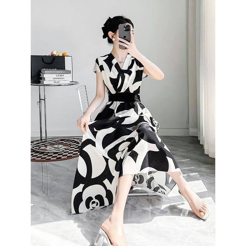 高档连衣裙新款韩版短袖V领修身显瘦夏天裙子女中长款印花a字裙子