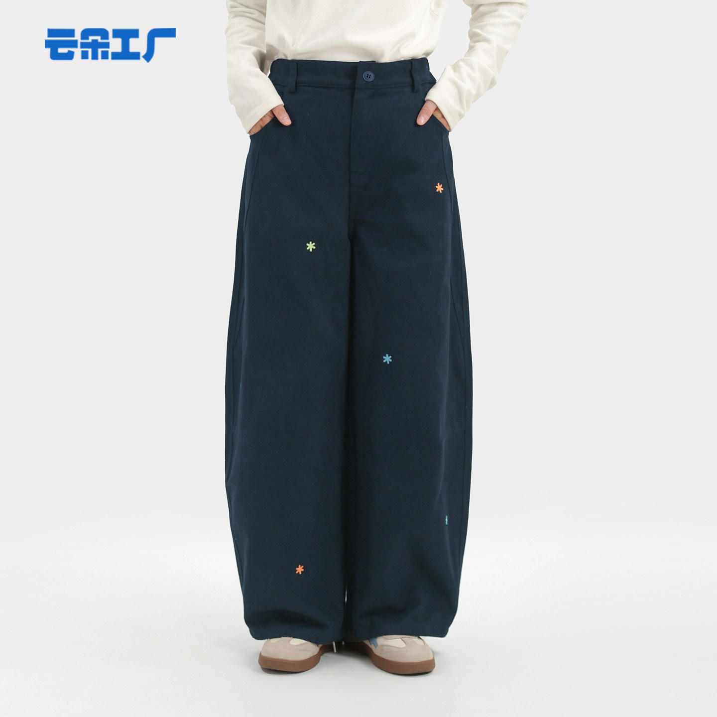 云朵工厂大人国绣花弯刀裤女秋冬新款阔腿长裤休闲百搭宽松裤子