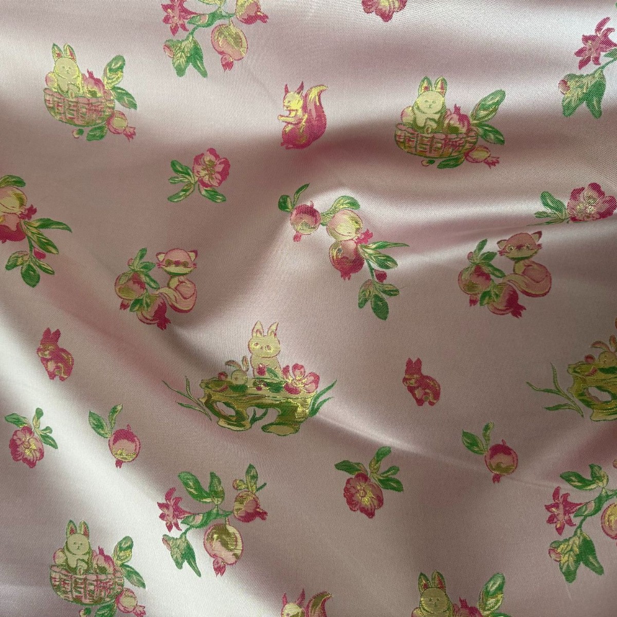 萌兔松鼠仿宋锦国风提花面料春款女装童装马甲连衣裙服装面料