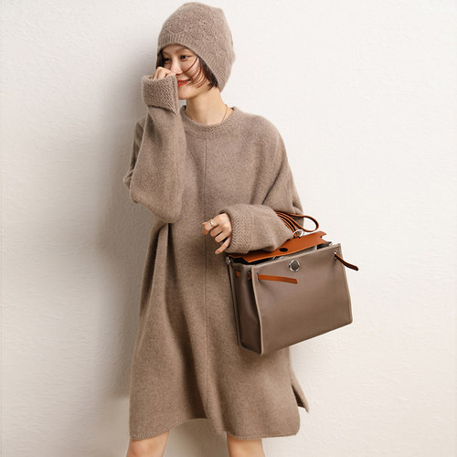 简约宽松羊绒纯色侧开叉连衣裙