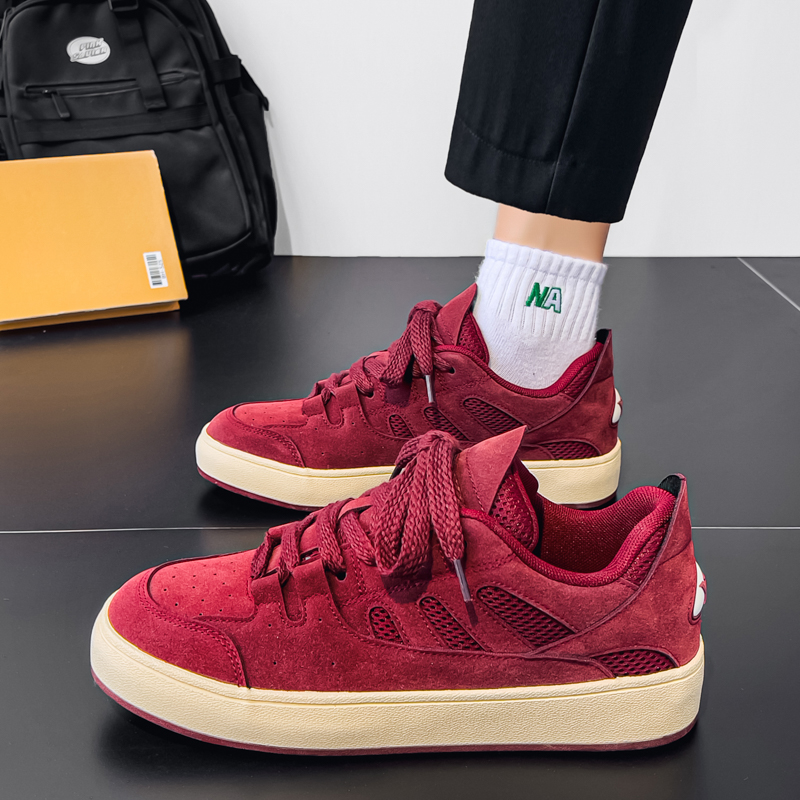 男鞋秋冬2025新款百搭红色帆布板鞋休闲运动学生低帮小众面包潮鞋