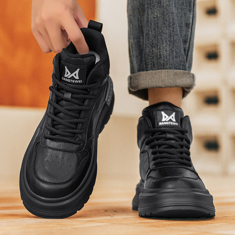 马丁靴男款冬季防滑休闲户外登山鞋男士英伦风复古百搭黑色工装鞋