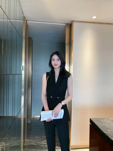 黑色无袖九分小脚裤性价比高
