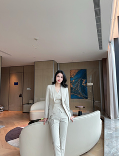 春季新款三件套米杏色进口超细美利奴羊毛修身西装套装女 时尚女