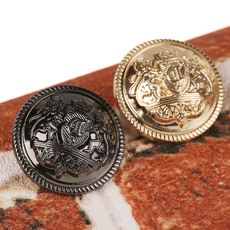 时尚纽扣毛呢大衣英伦风金色皇冠