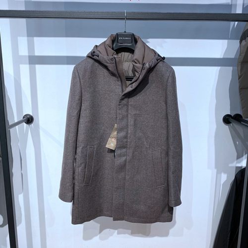 依文咖啡色连帽白鹅绒男士羽绒服