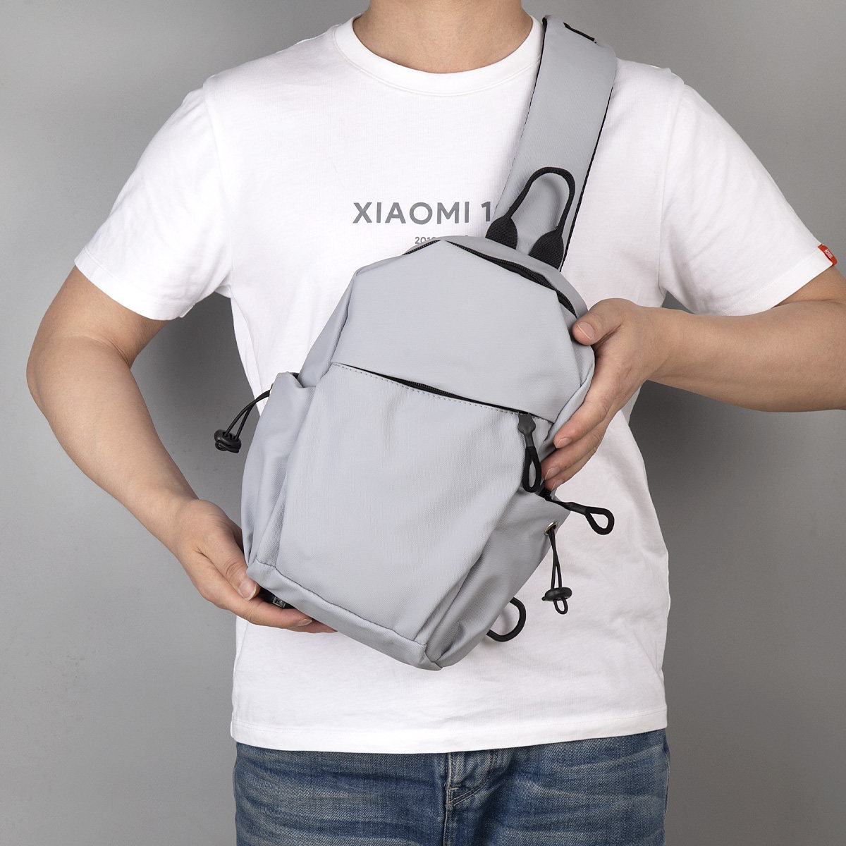 出门背轻松解放双手休闲户外斜挎胸包多用百搭差旅随身物品收纳包