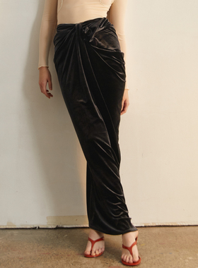 TMS STUDIO 立裁纽结V腰花苞半身裙 优雅丝绒花瓶型聚会超长裙