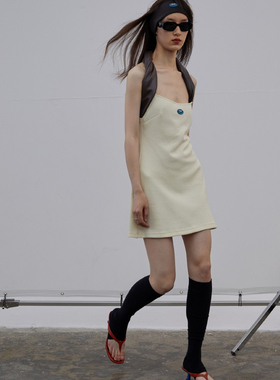 TMSstudio 「运动感」肌理针织设计款pu环保皮挂脖纯色短连衣裙