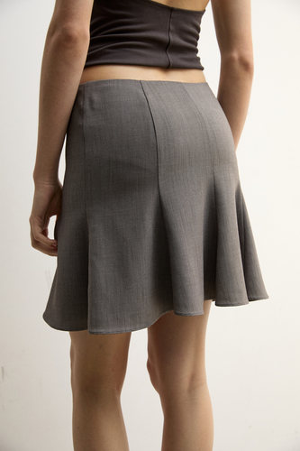 灵动多片式拼接鱼尾半身裙