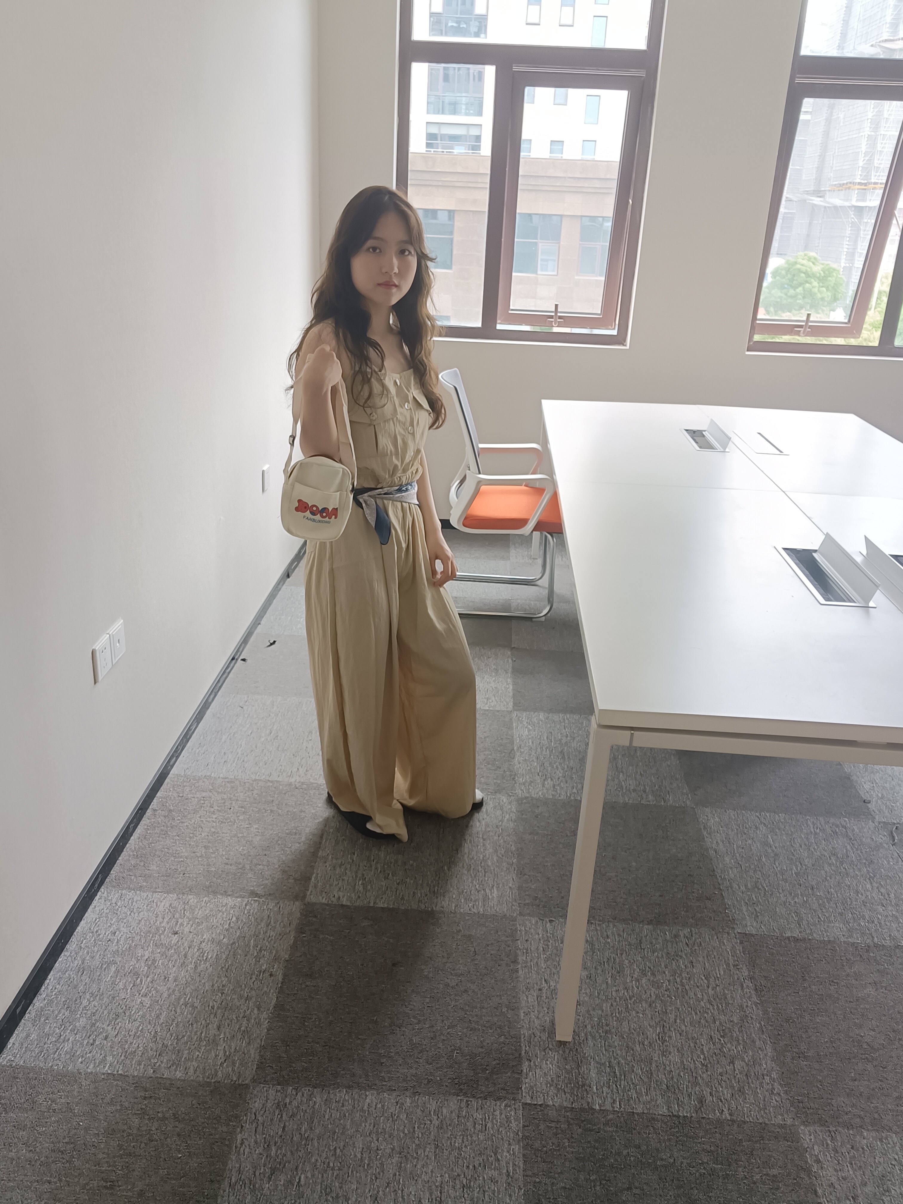 2024新夏款韩系淑女吊带单排扣收腰系带阔腿连体裤女送丝巾