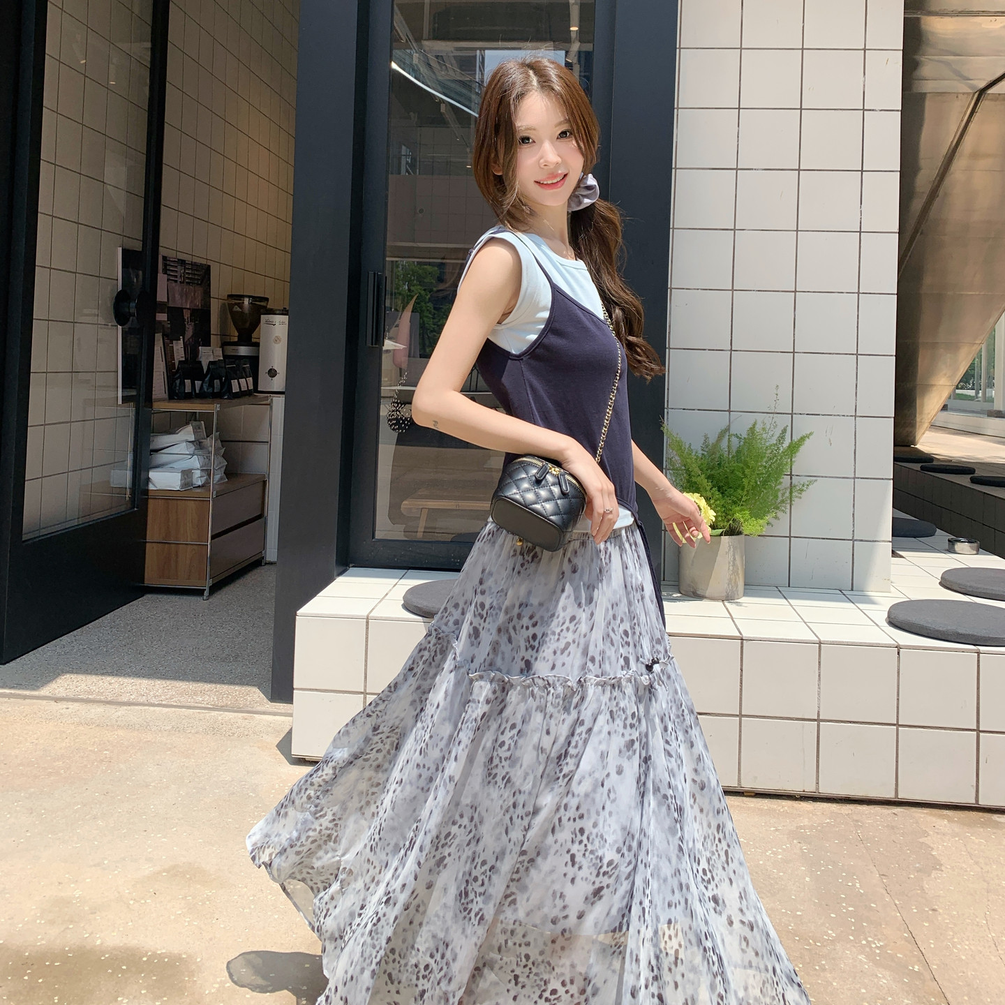 韩系穿搭一整套女2025夏季新款设计感小众吊带T恤半身裙三件套装