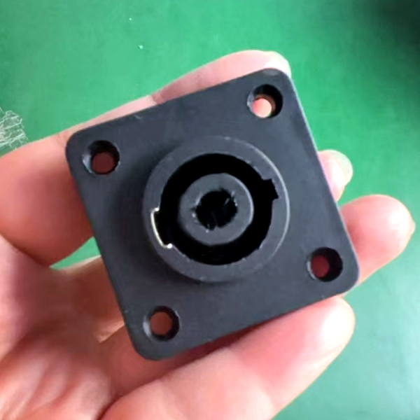 四芯大方形音箱音响专业插座母座 4芯音响接头功放卡农欧姆大方座