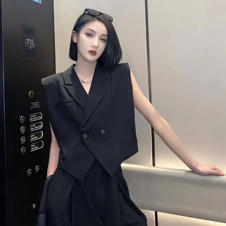 秋季法式气质短款西装马甲女薄款时髦显瘦高级感炸街无袖西服外套