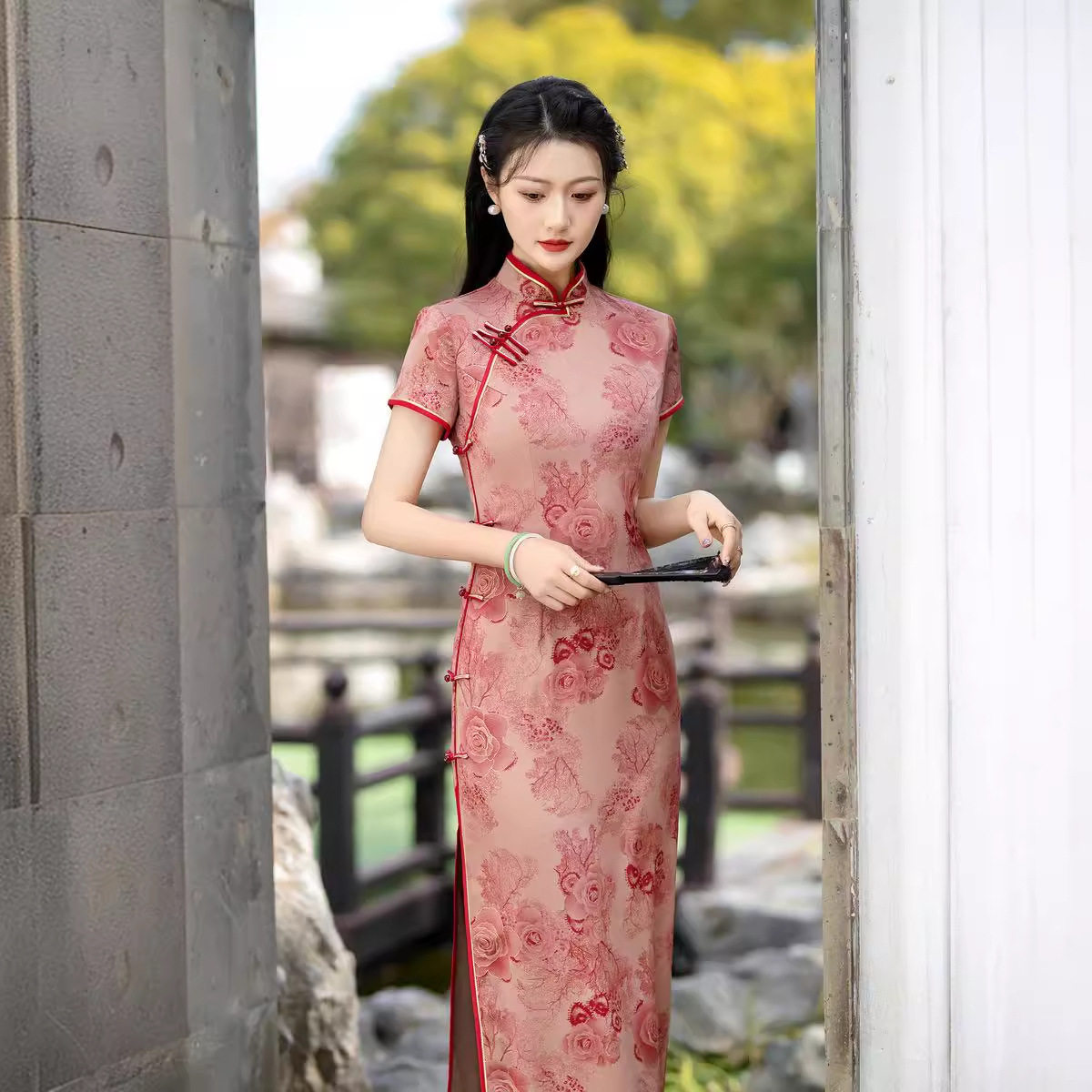 高端走秀旗袍长款演出礼服年轻气质中年女妈妈春夏连衣裙日常可穿