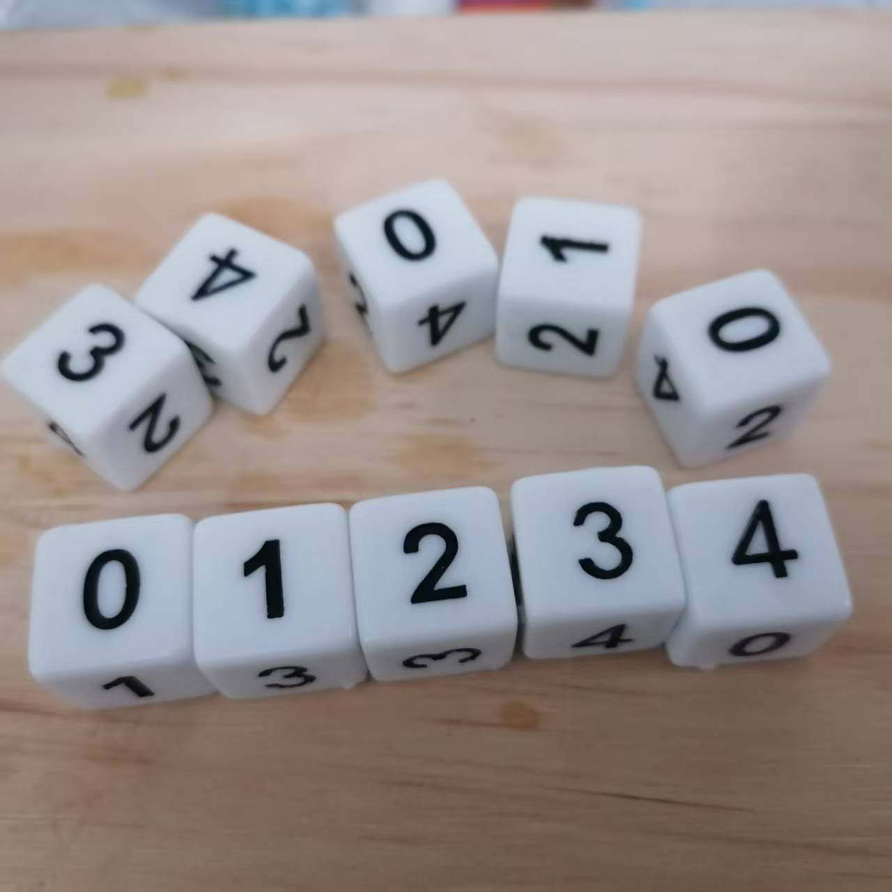数字0-4骰子粒方直角16号012234白色黑字十六号算术桌游数学道具,运动/瑜伽/健身/球迷用品,色子/骰子,淘宝优惠券,粉丝福利购,淘宝优惠卷