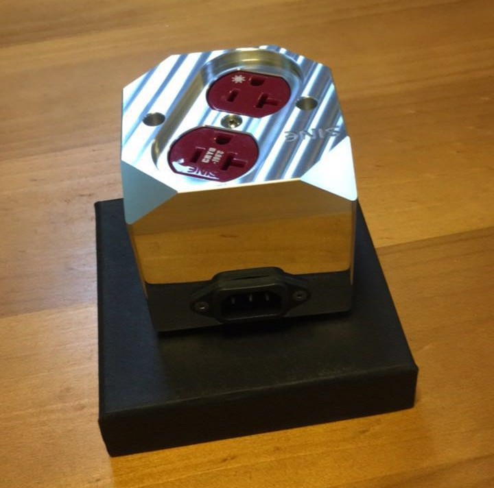 正弦SINE 座地插座双位SA－2NP 全新正品