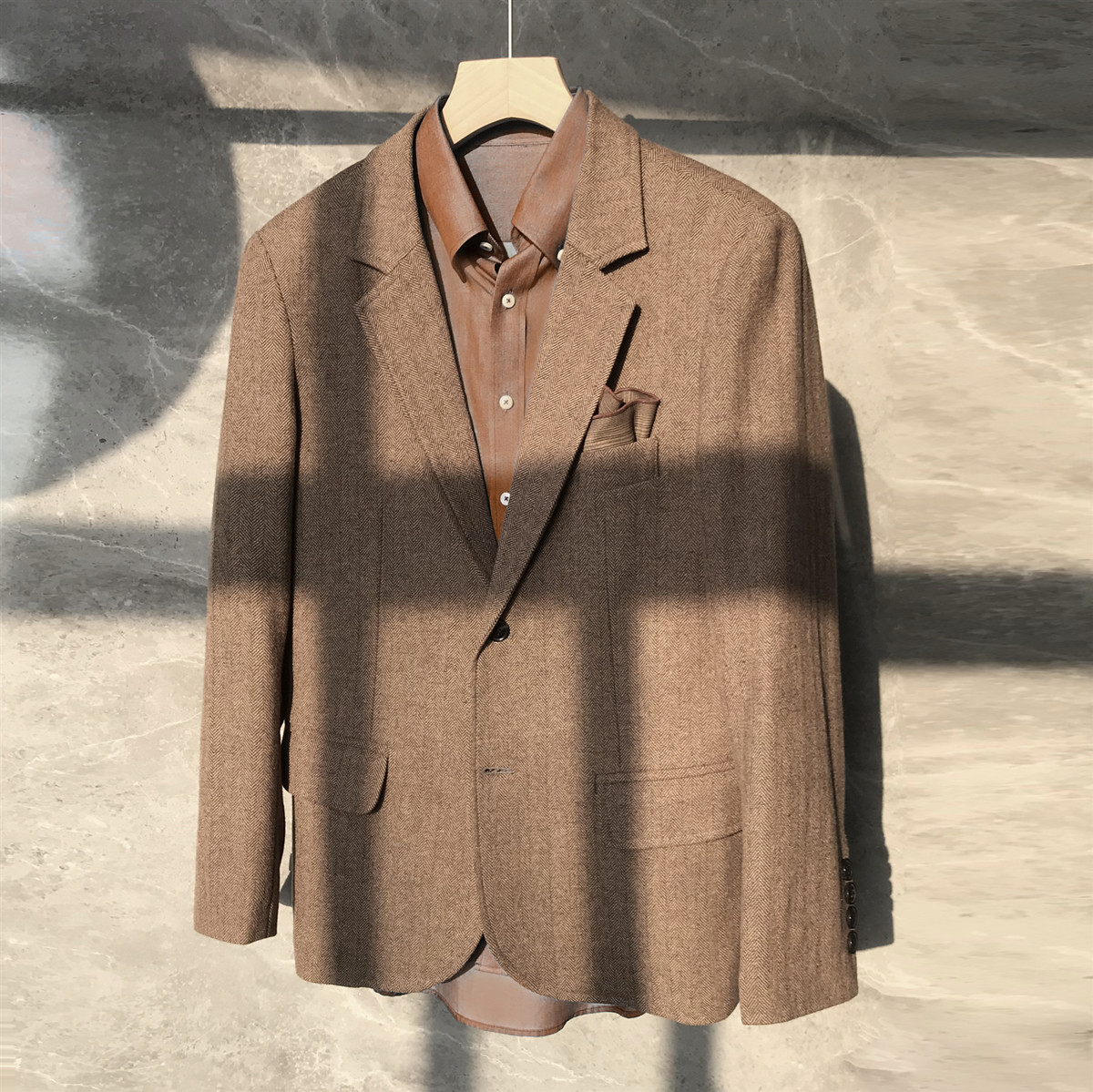 羊毛呢人字纹秋冬款加厚男士西服