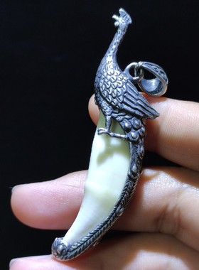 纯银民族风复古藏獒狼牙吊坠