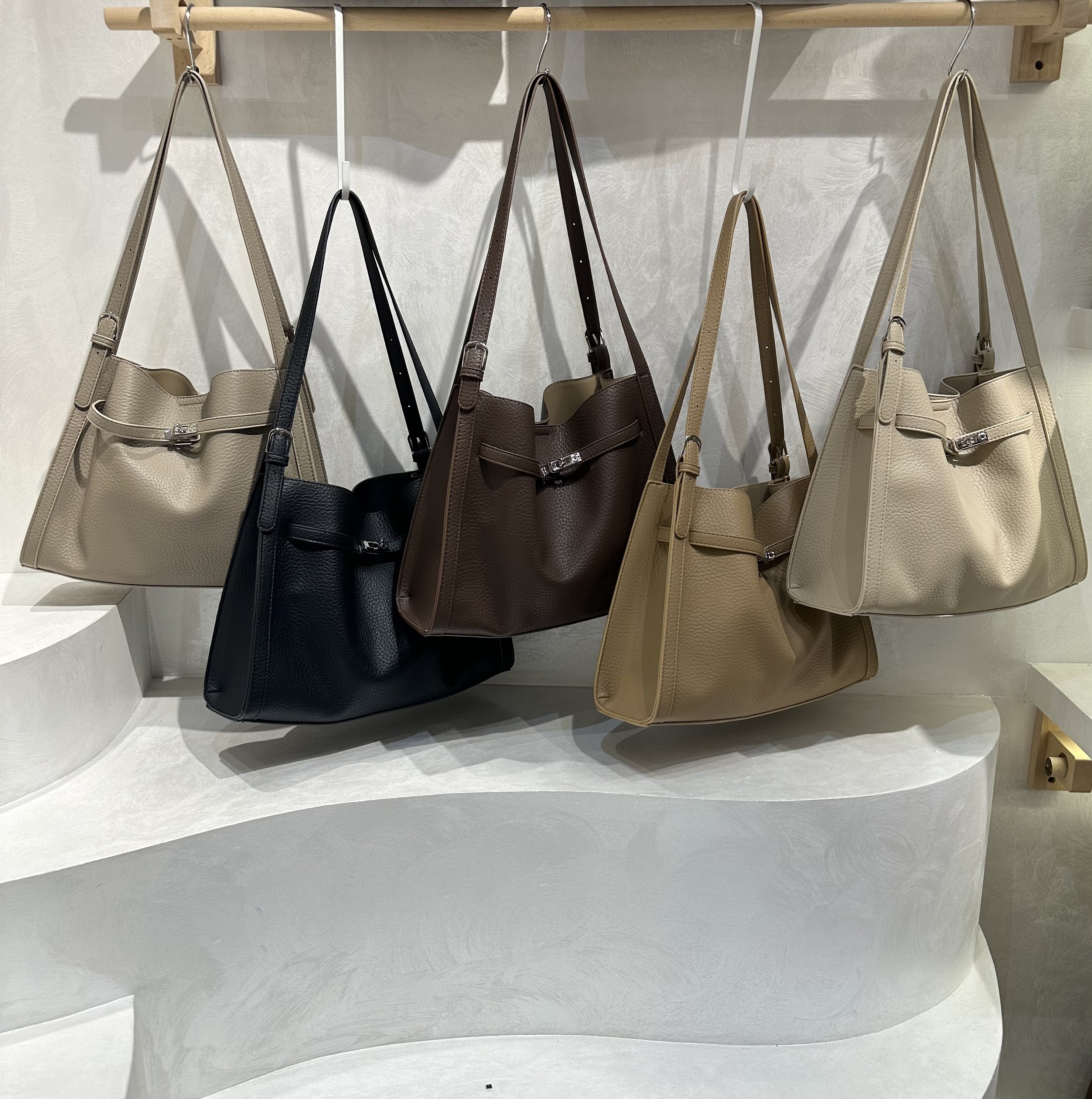 欧比 时尚荔枝纹英伦风简约大容量皮带扣水桶包上班通勤托特包潮,箱包皮具/热销女包/男包,通用款女包,淘宝优惠券,粉丝福利购,淘宝优惠卷